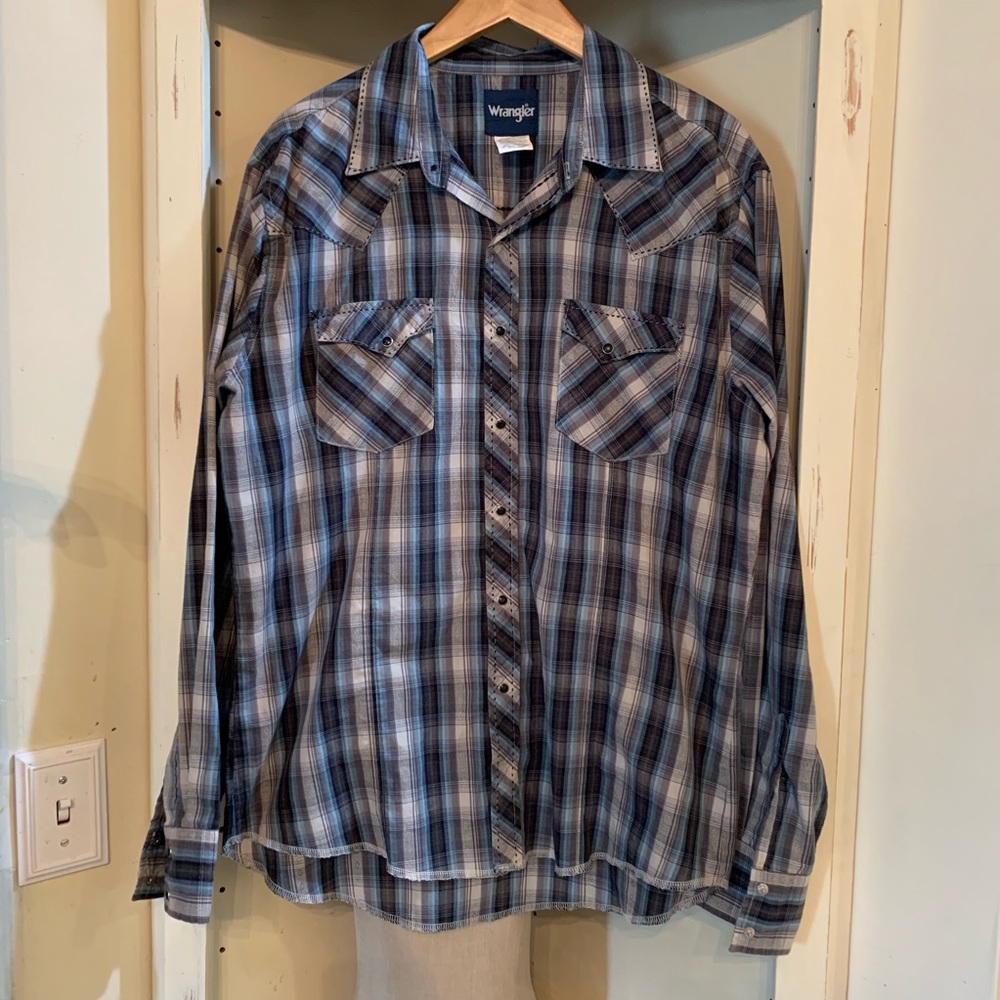 Wrangler Men’s large button up shirt